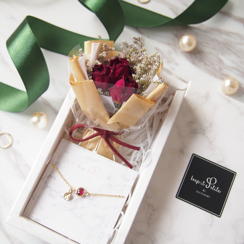 [Christmas gift marble pattern set] rose bouquet + letter glass imitation gemstone bracelet (red) - สร้อยข้อมือ - วัสดุอื่นๆ สีแดง