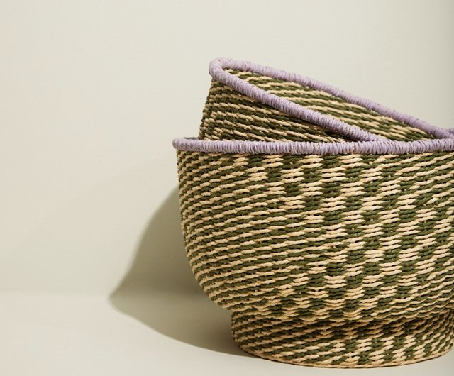 古いラタン編みのバスケットラック ハローキティ 編みカゴ