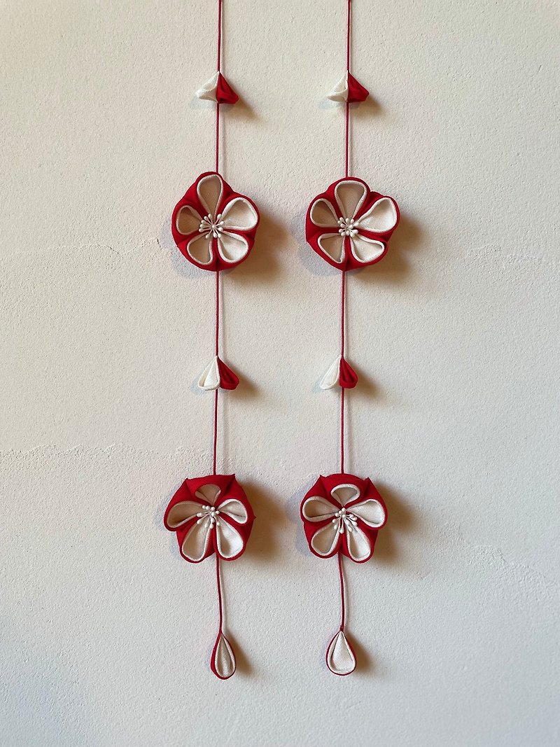 Tsumami-zaiku Hanging Decoration - Great for girls' birthday celebrations - Red - Wall Décor - Cotton & Hemp Red