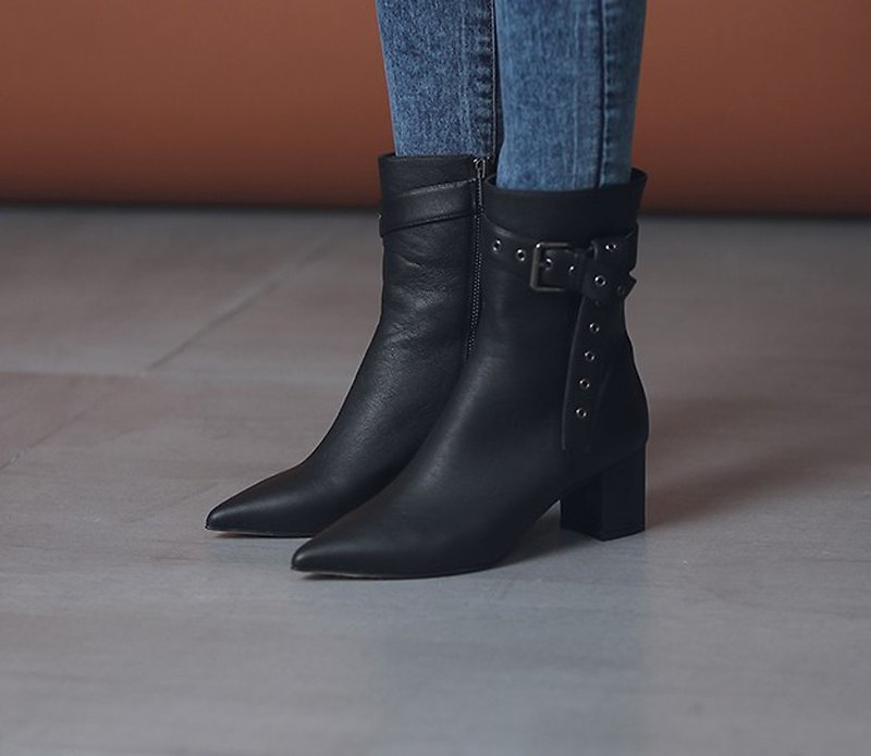 【 Display products 清清】Broadband sense discount decorative leather thick heel boots black - รองเท้ารัดส้น - หนังแท้ สีดำ