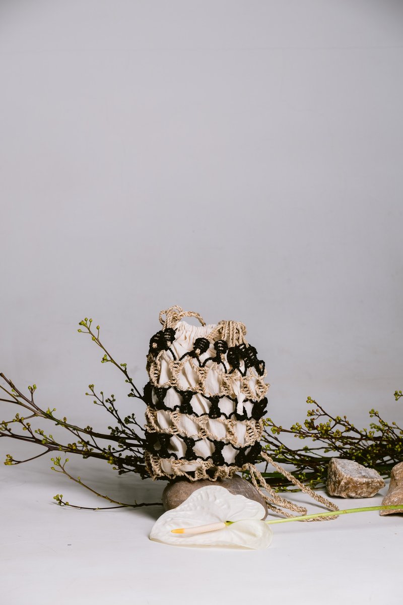 Palit Hemp rope mini bag (Two tone) - 側背包/斜背包 - 其他材質 