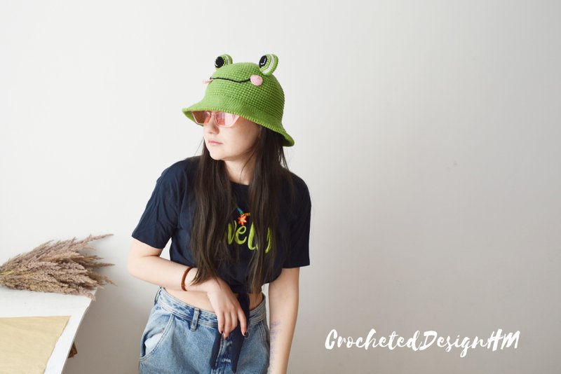 Crochet cute frog bucket women men Custom green knitted funny fisherman hat - 帽子 - 棉．麻 綠色