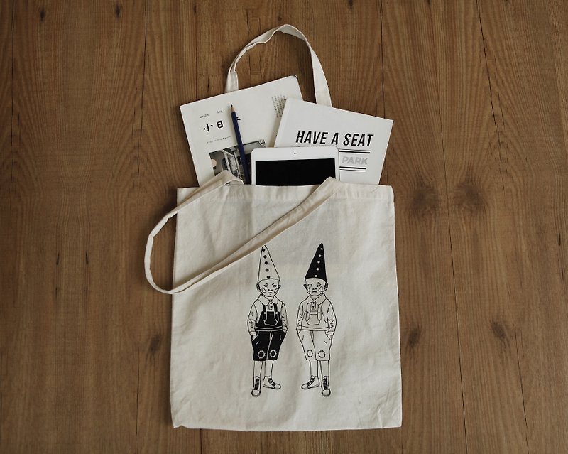 twin boys tote bag/handmade/screen printing - กระเป๋าถือ - ผ้าฝ้าย/ผ้าลินิน สีดำ