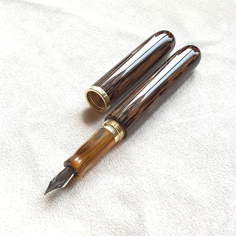 Handmade Wooden Fountain Pen - 鋼筆 - 木頭 多色