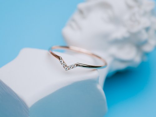 HIWNESS 14K玫瑰金可客製化V形 鑽石簡約戒指 清新金飾女戒情人節