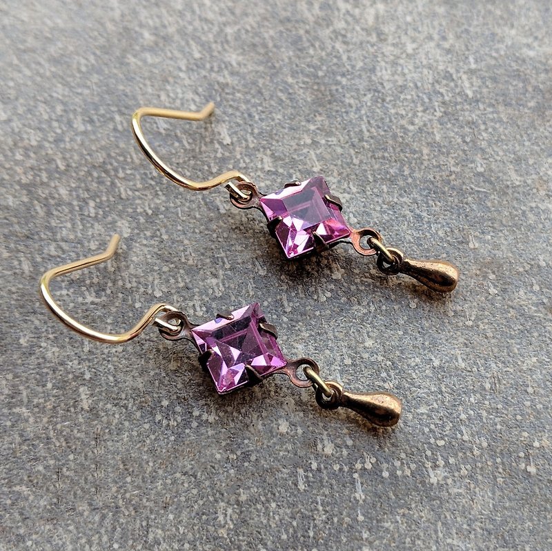 Vintage Pink Glass Brass Earrings - ต่างหู - แก้ว 