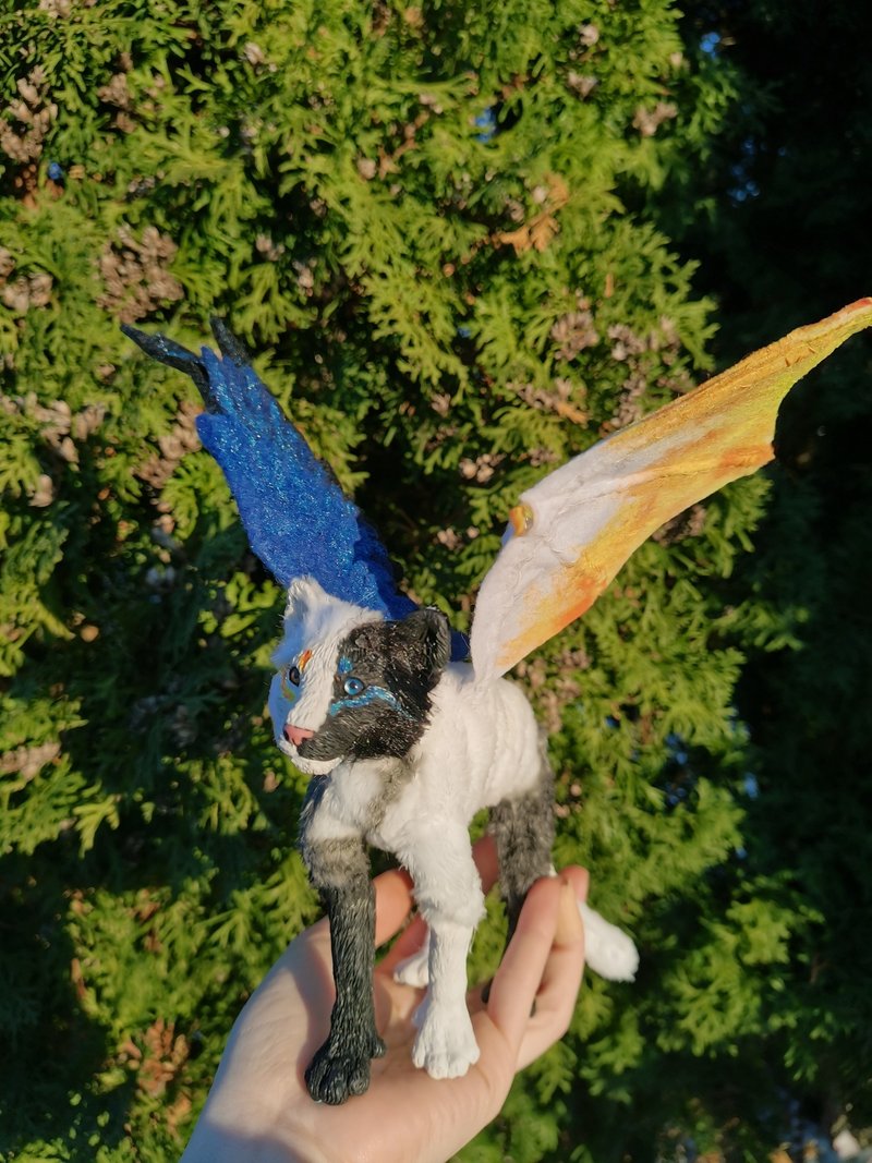 Lion baby Winged animal artdoll stuffed poseable made to order - 公仔/玩偶 - 其他人造纖維 多色