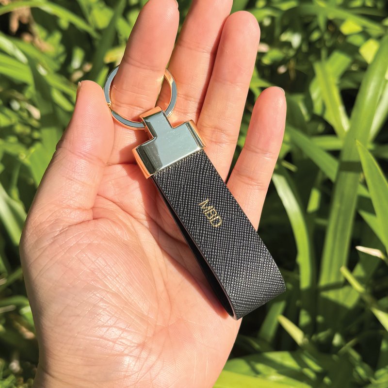 【皮革鑰匙圈】黑色十字紋牛皮/鎖匙扣/隨身小物/閨蜜禮物 - 鑰匙圈/鑰匙包 - 真皮 黑色