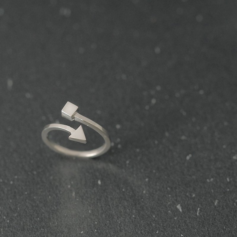 Micro tiny Triangle & Square Open Ring Silver 925 - แหวนทั่วไป - โลหะ สีเงิน