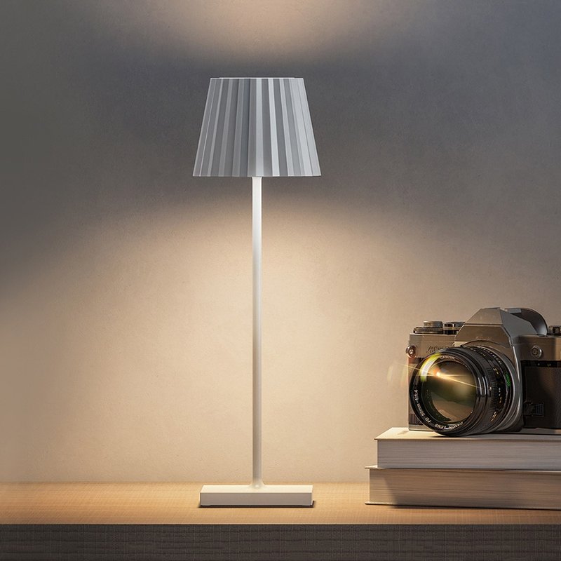 Italy UBIQUA Plisse pleated modern style USB rechargeable table lamp - multiple colors available - โคมไฟ - โลหะ ขาว