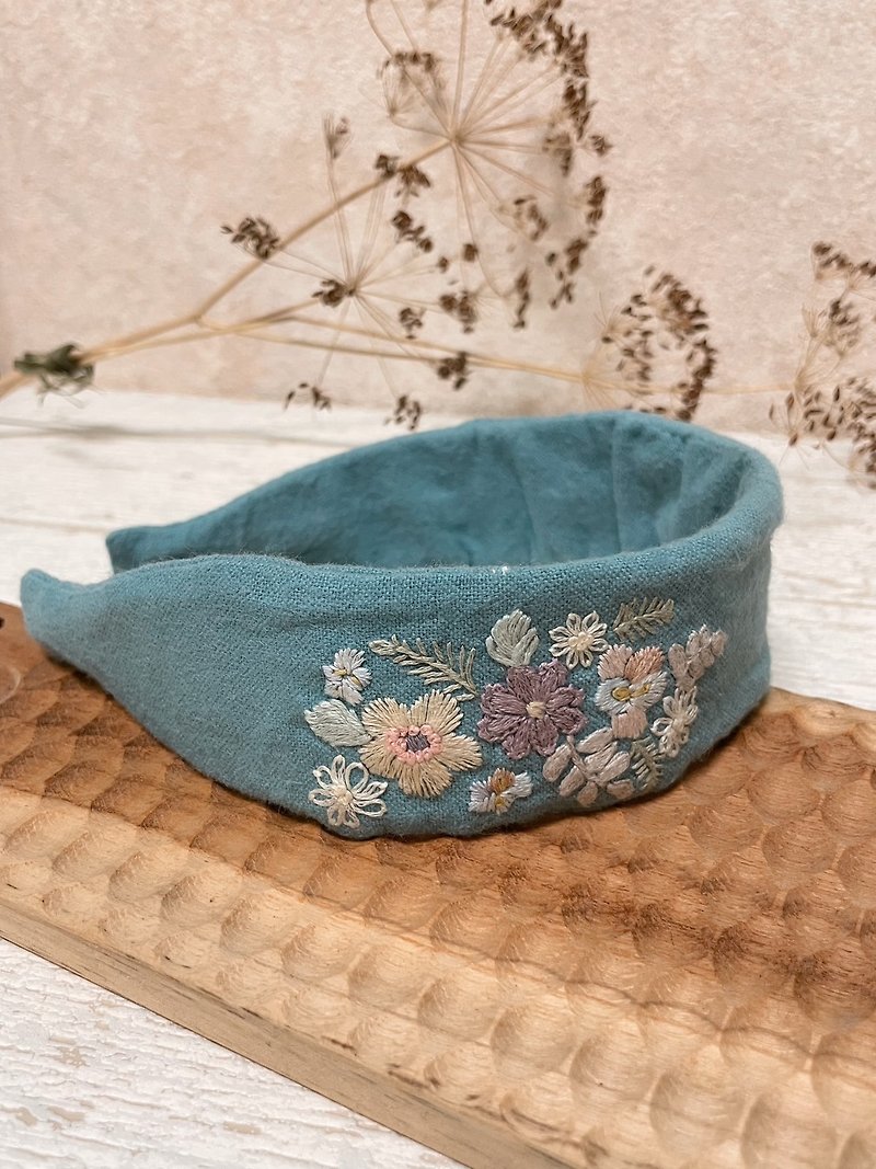刺繍カチューシャ - 古代の花 (細い黒髪ブルー) - ヘアアクセサリー - コットン・麻 多色