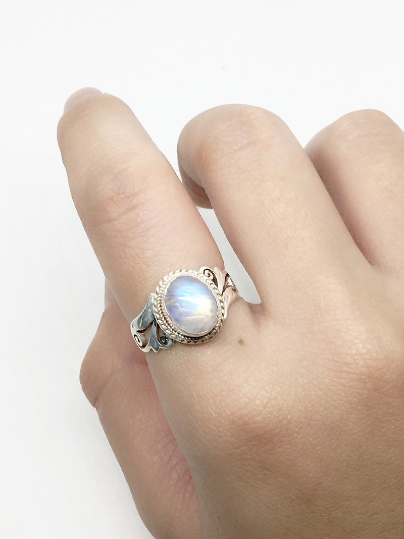 月光石925純銀雕花戒指 尼泊爾手工鑲嵌製作 - 戒指 - 寶石 藍色