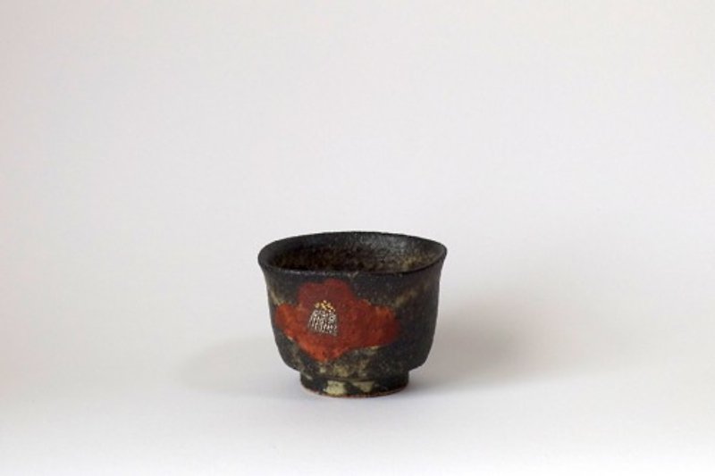 Red tea camellia - Mugs - Pottery Black