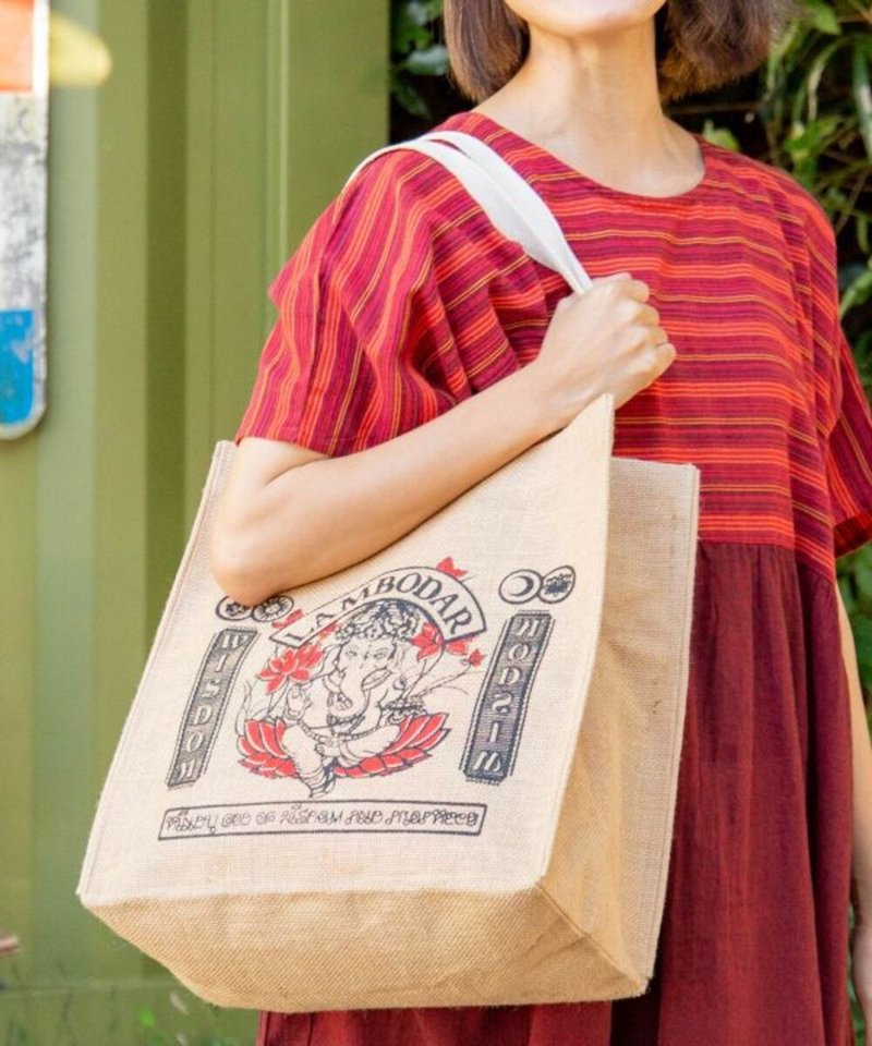 [Hot pre-order] Ganesha printed medium-sized hand-held sack shopping bag (5 colors) ILZP3102 - กระเป๋าถือ - วัสดุอื่นๆ หลากหลายสี