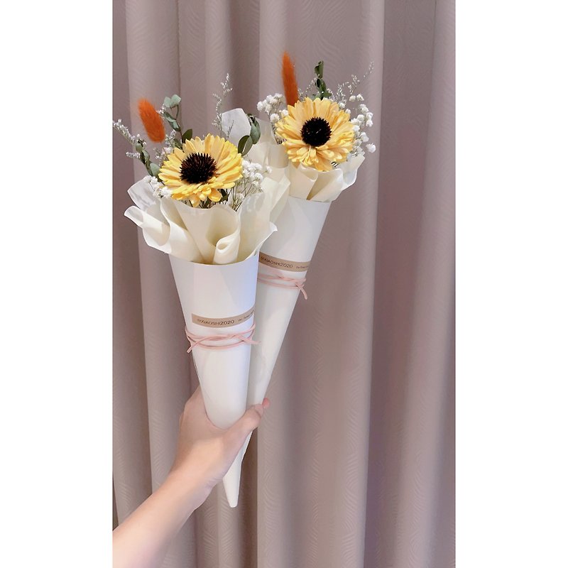 Graduation bouquet, Graduation gift, Sunflower bouquet, Dried sunflower bouquet, - Items for Display - Plants & Flowers Orange