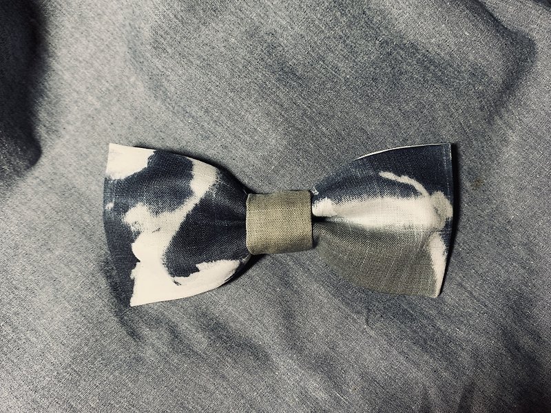 Hand-made bow tie ∣ gray and blue smudge ∣ gentleman ∣ wenqing ∣ dating accessories - หูกระต่าย/ผ้าพันคอผู้ชาย - ผ้าฝ้าย/ผ้าลินิน สีเทา