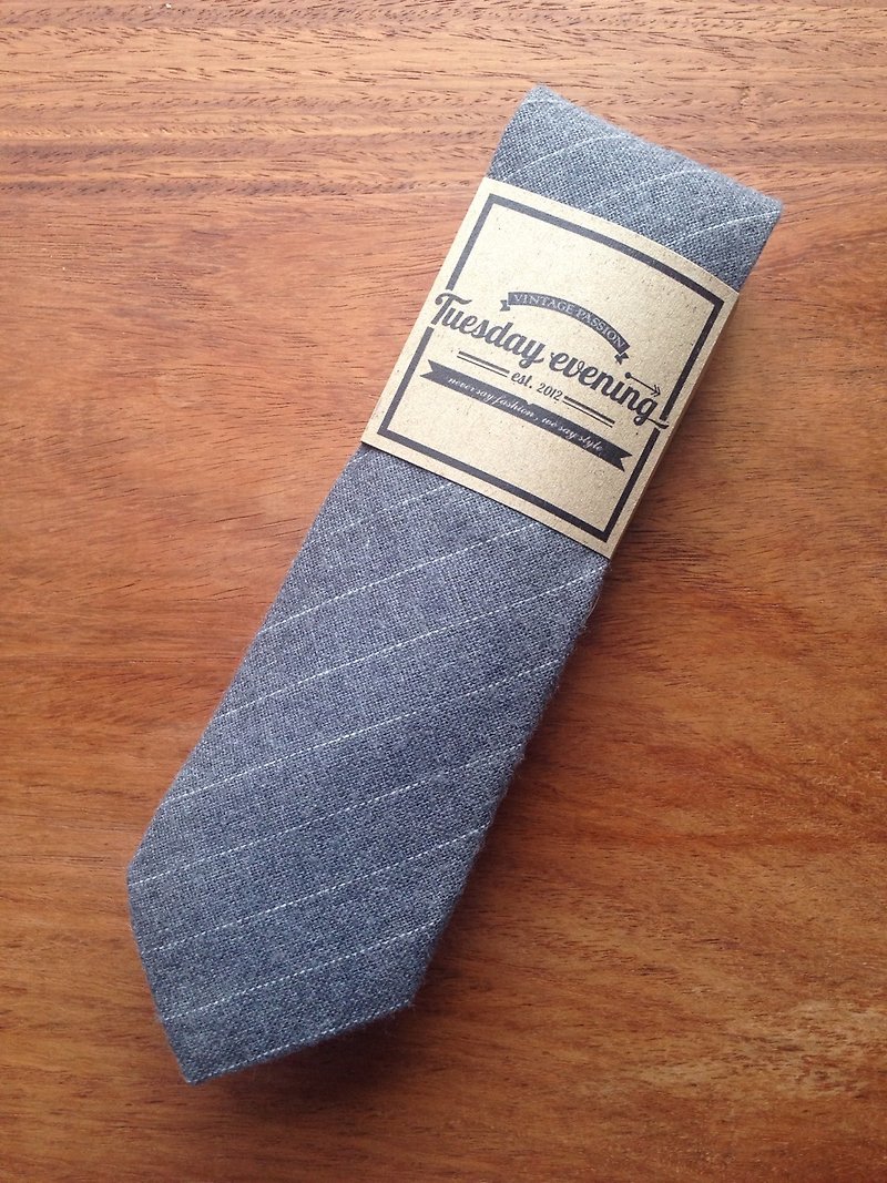 Neck Tie Grey Stripe - เนคไท/ที่หนีบเนคไท - ผ้าฝ้าย/ผ้าลินิน สีเทา