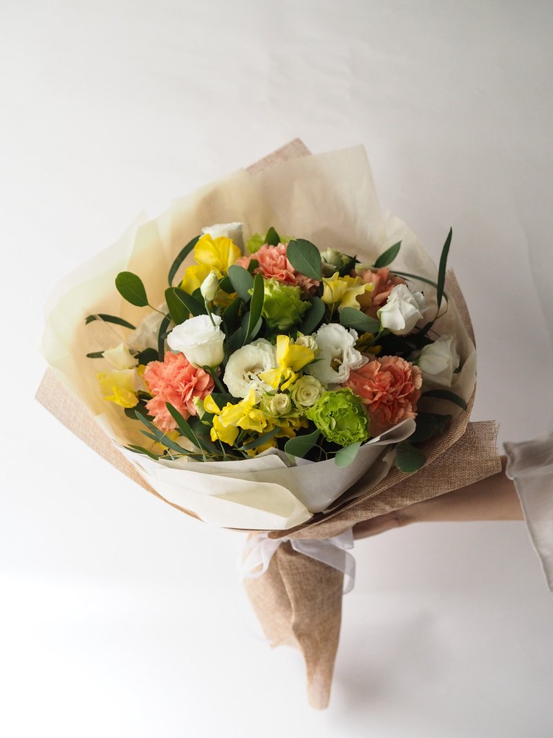 Spring breath lively yellow-green bouquet_flowers - ช่อดอกไม้แห้ง - พืช/ดอกไม้ ขาว