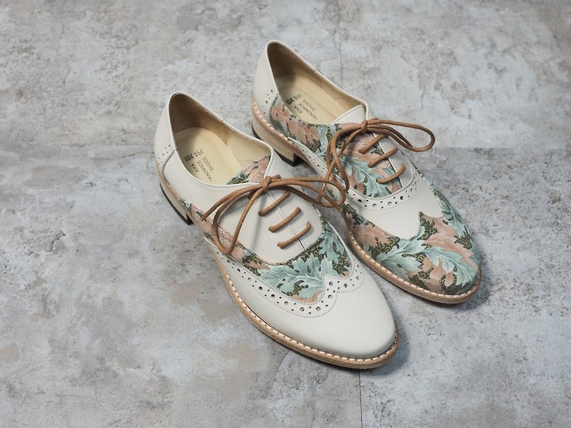 【 Showcase clear】Love flower oxford shoes-Cora Eu 38# - รองเท้าอ็อกฟอร์ดผู้หญิง - หนังแท้ ขาว