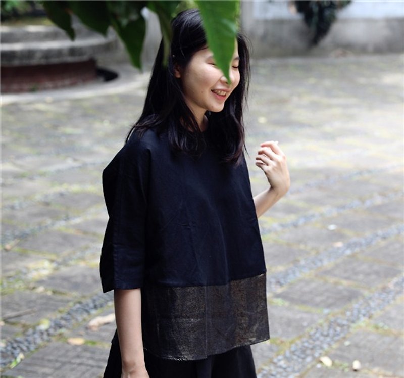 [Cloth for the clothes quiet joy] black gold flax stitching jacket original design - Women's Tops - Cotton & Hemp 