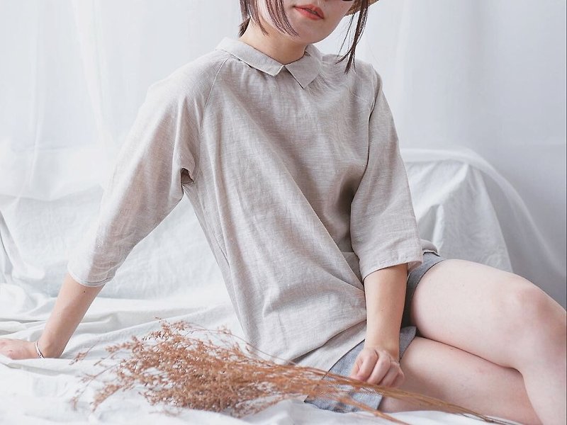 Nobi(ta) Shirt : beige - เสื้อเชิ้ตผู้หญิง - ผ้าฝ้าย/ผ้าลินิน สีกากี