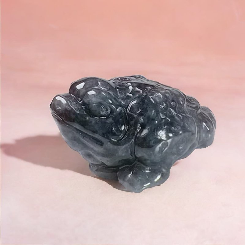 【招財神獸】烏雞翡翠三腳蟾蜍 | 天然緬甸玉A貨翡翠 | 送禮 - 吊飾/掛飾 - 玉石 灰色
