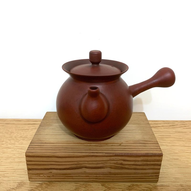 Taiwan【Zhu Ni】KyuuSu Yokote Kettle 9 - Teapots & Teacups - Pottery Red