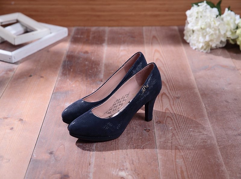 Bella - Brand Blue Black - Embossed Sheepskin Micro-Pointed Leather Pumps - รองเท้าส้นสูง - หนังแท้ สีน้ำเงิน