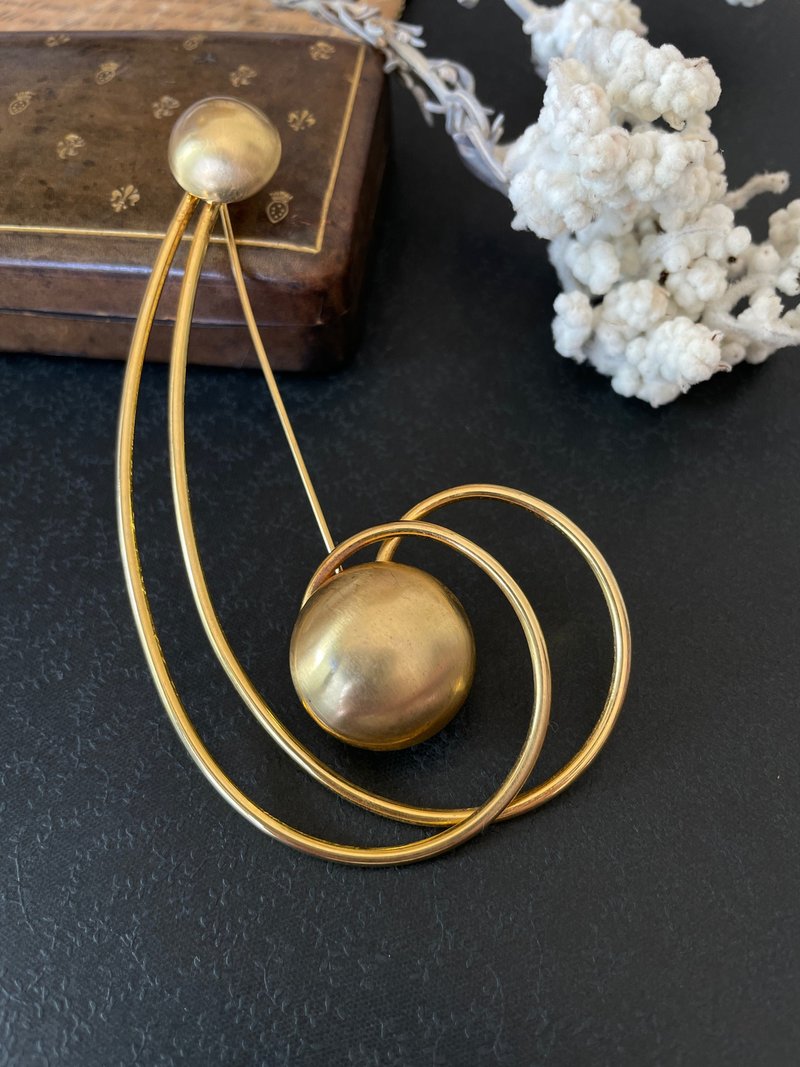 1.古董摩登復古Vintage金色幾何圈圈圓球別針胸針 B797 - 胸針 - 其他金屬 金色