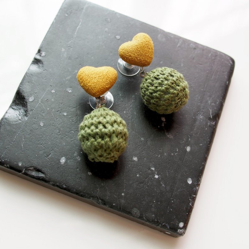 Crochet earring (green, yellow) - 耳環/耳夾/耳骨夾 - 其他材質 綠色