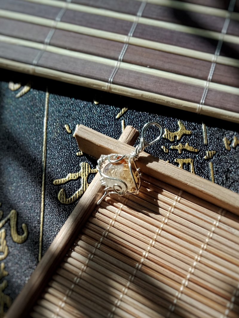 佚名山河。黃水晶。金屬編織 - 項鍊 - 寶石 金色