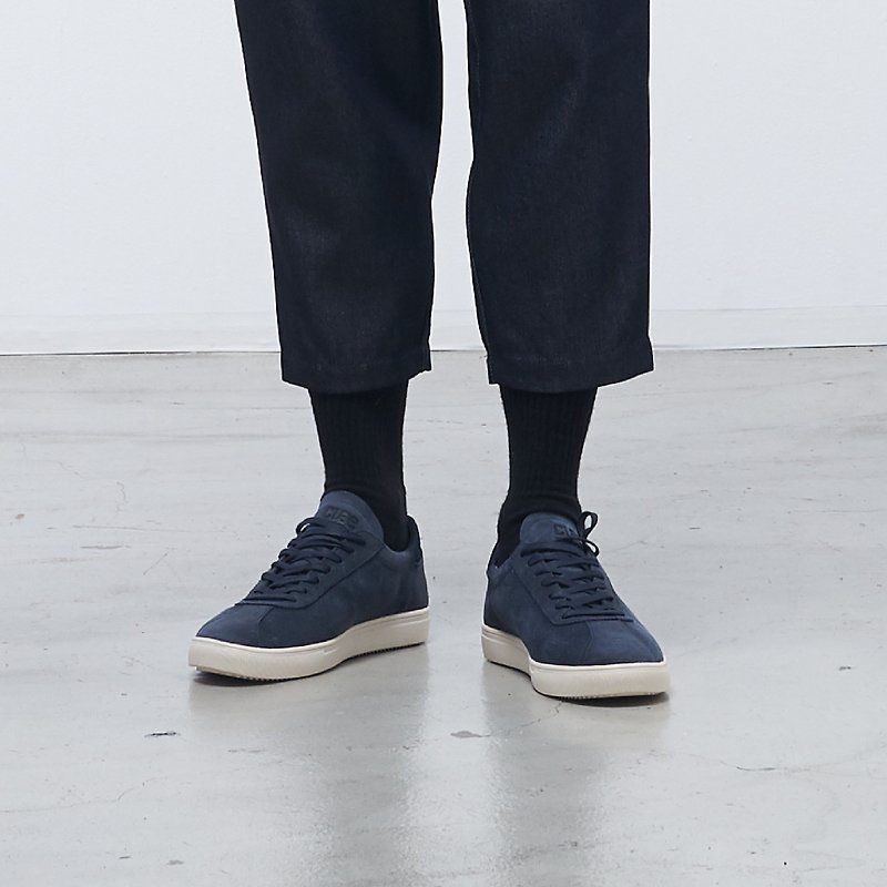 CLAE x DYCTEAM - NOAH Deep Navy Waxed Suede Shoes - รองเท้าลำลองผู้ชาย - วัสดุอื่นๆ สีน้ำเงิน