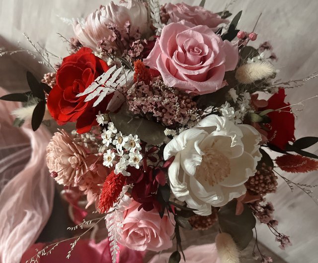 Wedding floral decoration ~ retro rose bouquet / flower hair accessories /  wrist flower / corsage set - Shop YS Floral Design Dried Flowers & Bouquets  - Pinkoi