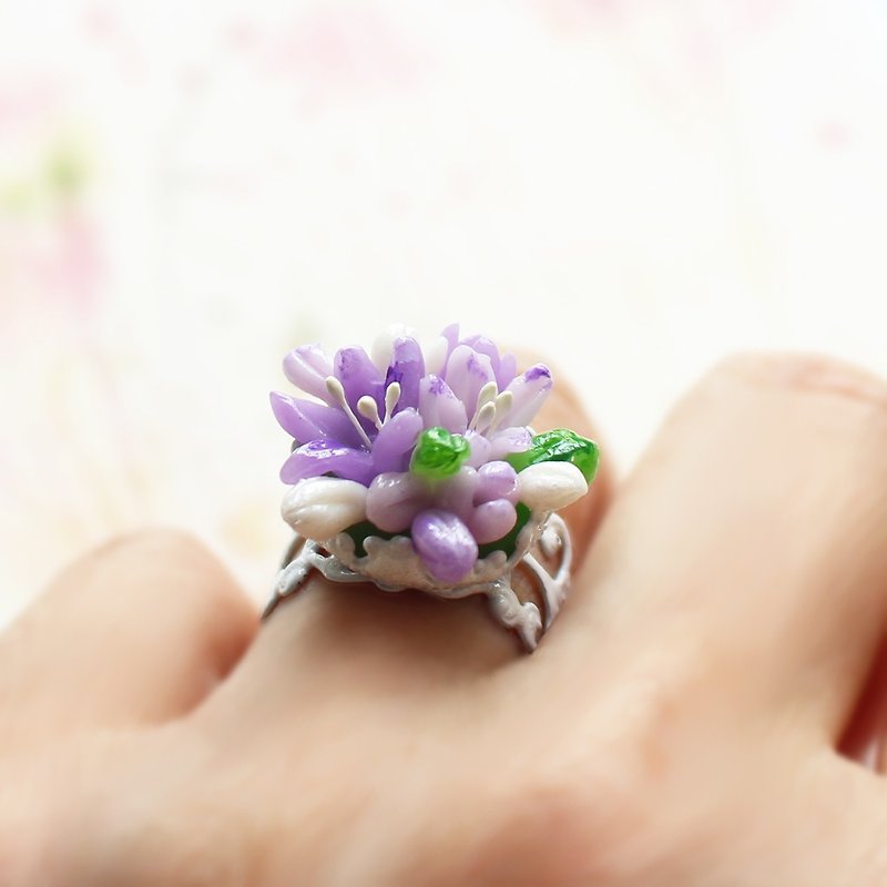 Finger Garden - Purple flowers handmade ring - แหวนทั่วไป - ดินเผา สีม่วง