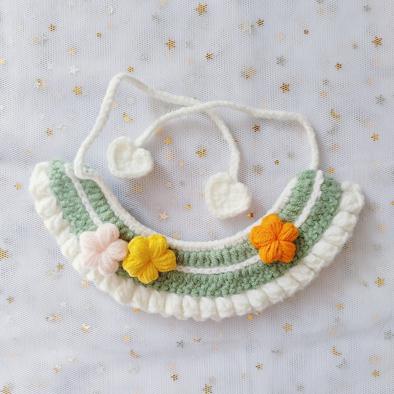Handmade crochet cream flower pet collar, drool bib, false - ปลอกคอ - ผ้าฝ้าย/ผ้าลินิน 