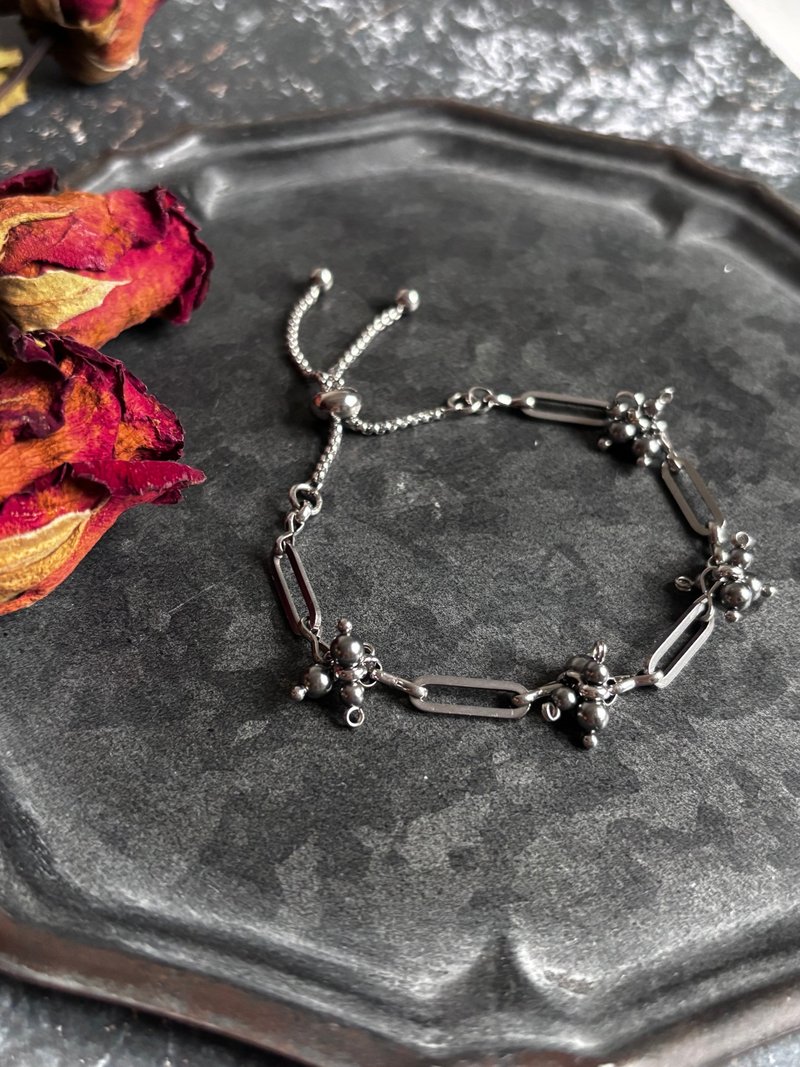 Flower Pearl Bracelet (Iron Gray) Stainless Steel Telescopic Bracelet - สร้อยคอ - สแตนเลส สีเทา