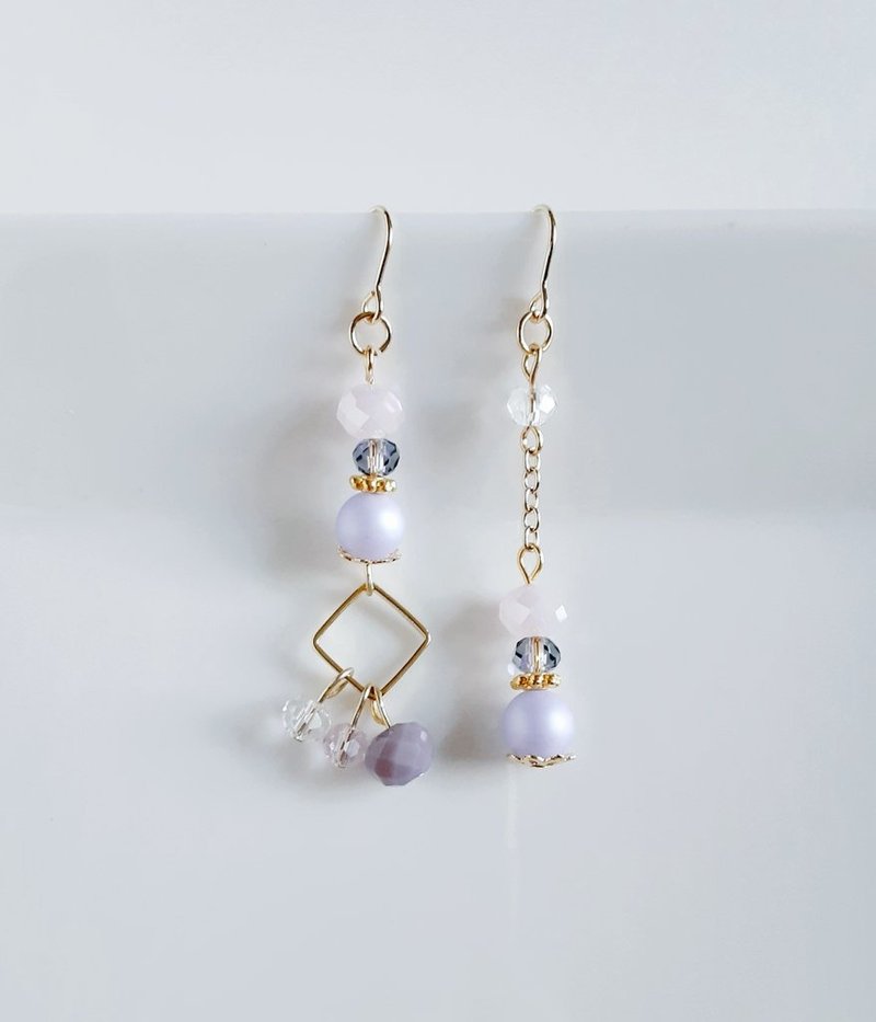 Lavender purple asymmetrical earrings. Stylish, pastel colors, gentle, cute, birthday gift, earrings, hypoallergenic earrings or Clip-On can be changed. - ต่างหู - แก้ว สีม่วง