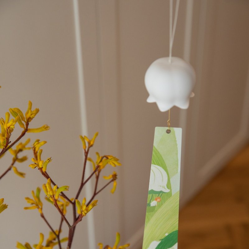 Lily of the Valley Wind Chime | Happiness Returns | Single Wind Chime - ของวางตกแต่ง - เครื่องลายคราม ขาว