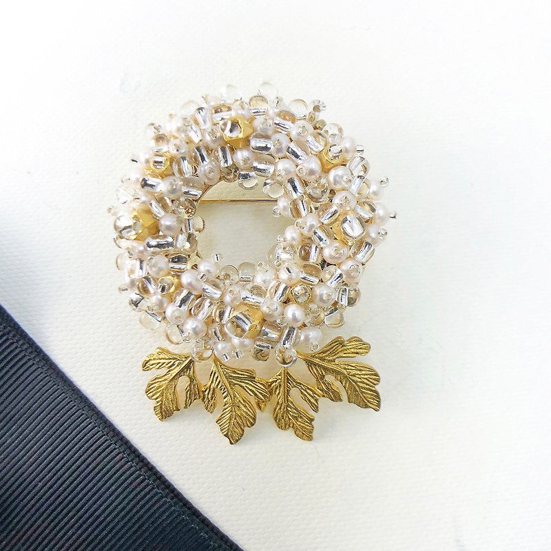 Exquisite - Japanese Style Pearl Brooch【Harvest Grapes】 【wedding 】Valentines Day - Brooches - Pearl Multicolor