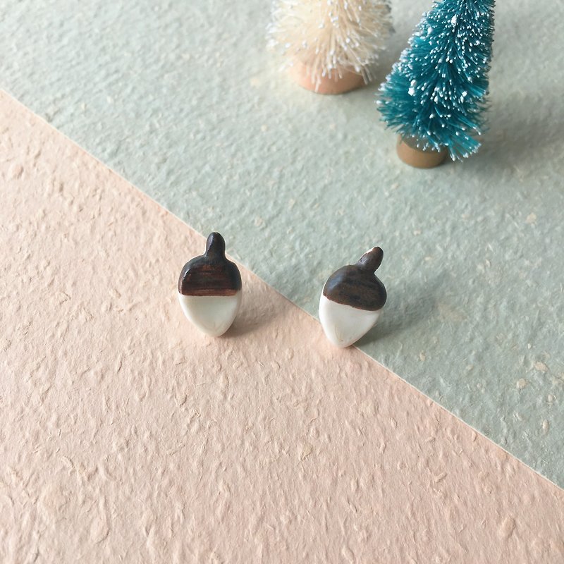 Ceramic earring - Pine cone - Earrings & Clip-ons - Porcelain Brown