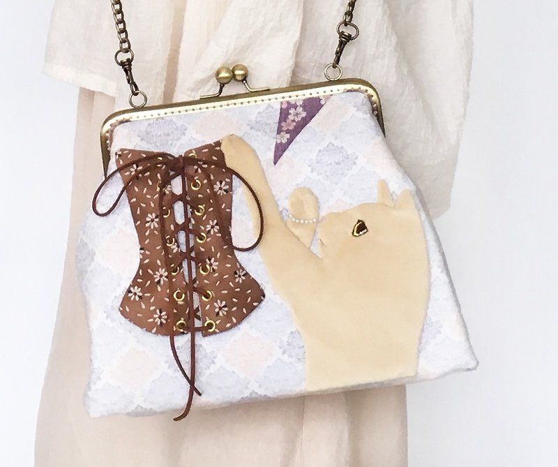 Cat shoulder bag crossbody bag framebag porcelain Art - กระเป๋าแมสเซนเจอร์ - ผ้าฝ้าย/ผ้าลินิน ขาว