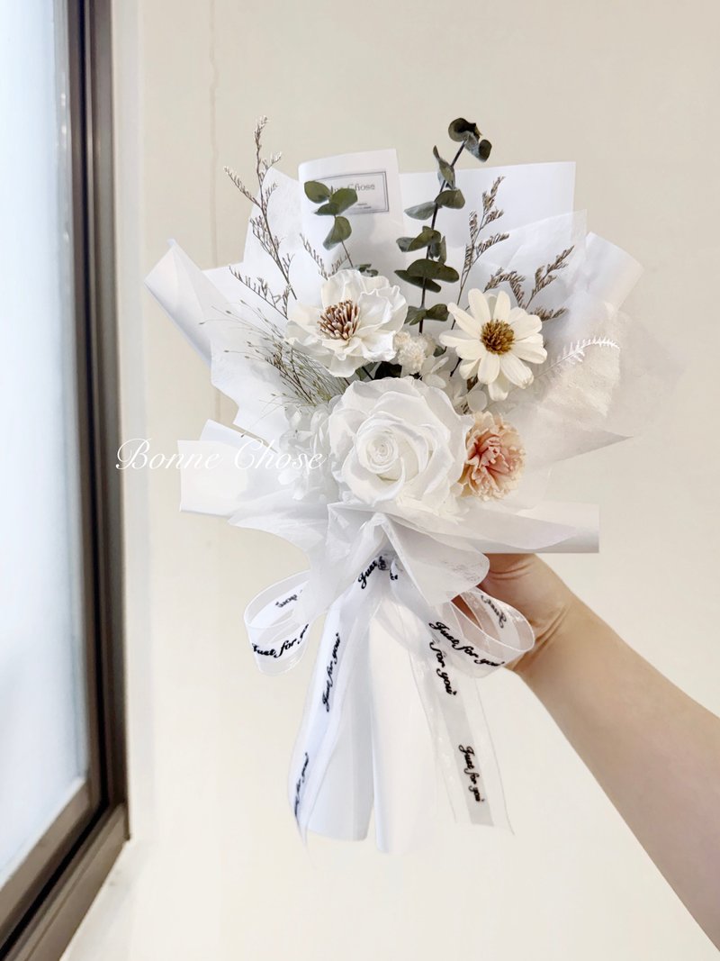 小清新白色系永生花束、生日花束、告白花束、小資禮物、送女友 - 乾燥花/永生花 - 植物．花 白色