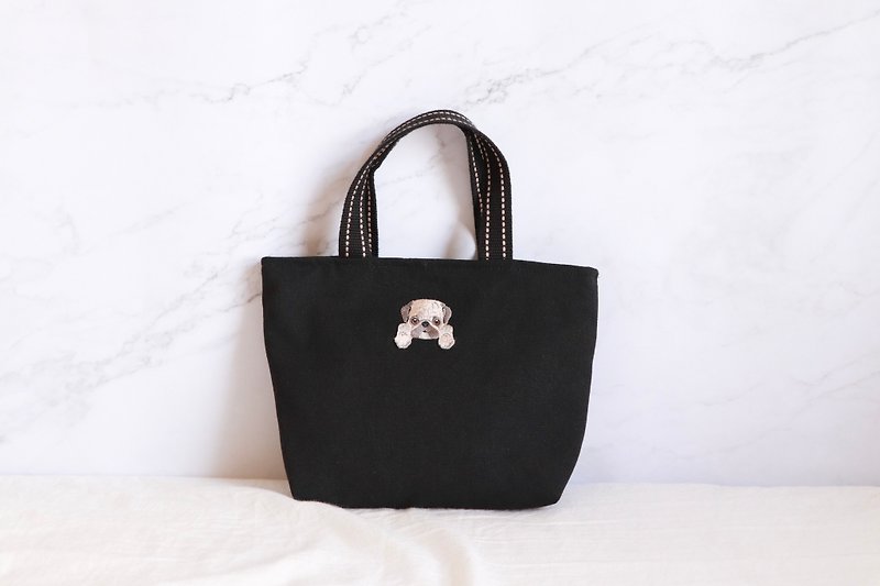 Pug embroidery embroidery bag handbag - กระเป๋าถือ - ผ้าฝ้าย/ผ้าลินิน สีดำ