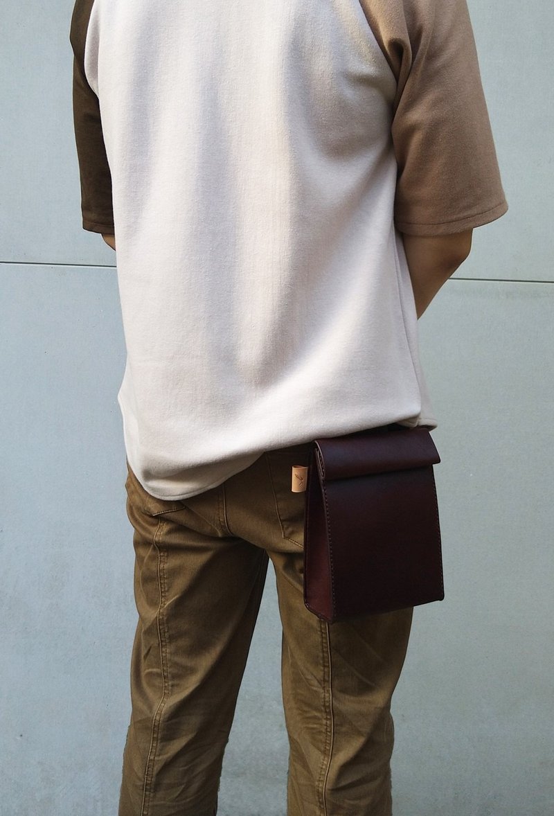 Only bag-dark brown vegetable tanned leather portable waist bag/bicycle bag - อื่นๆ - หนังแท้ สีนำ้ตาล