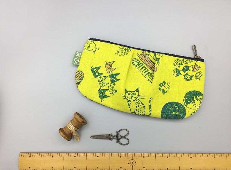 Safe universal bag - Cotton bright yellow cat, super quality feel, pencil case, cosmetic bag, glasses bag, storage bag - Toiletry Bags & Pouches - Cotton & Hemp 