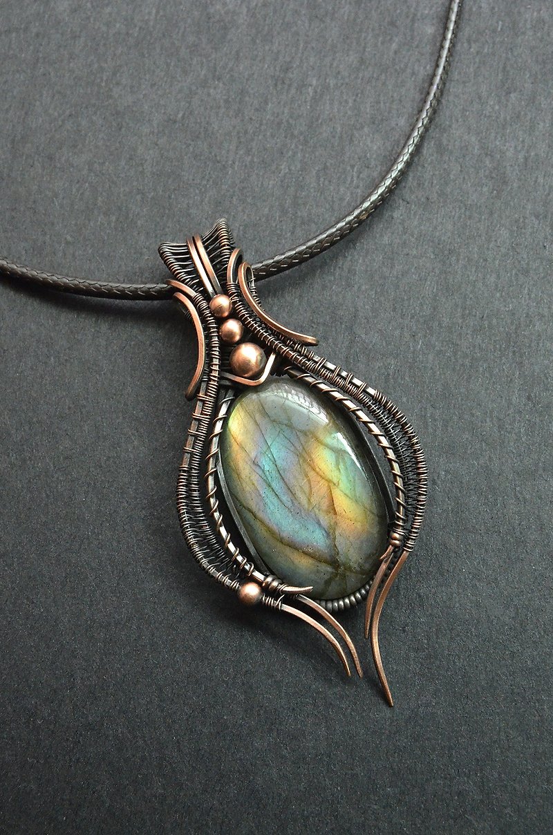 【Magic of the Sky】-Metal Thread Weaving-Labradorite Necklace - Necklaces - Other Metals Multicolor