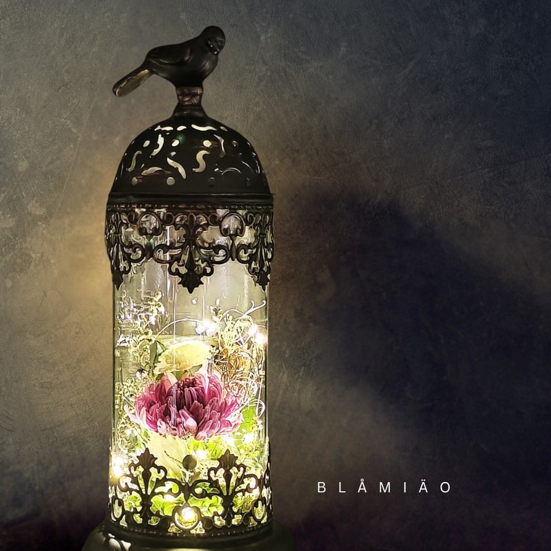 Preserved Flower Lamp Stand - Renaissance (Dark Purple) (Large) - ช่อดอกไม้แห้ง - พืช/ดอกไม้ สีม่วง