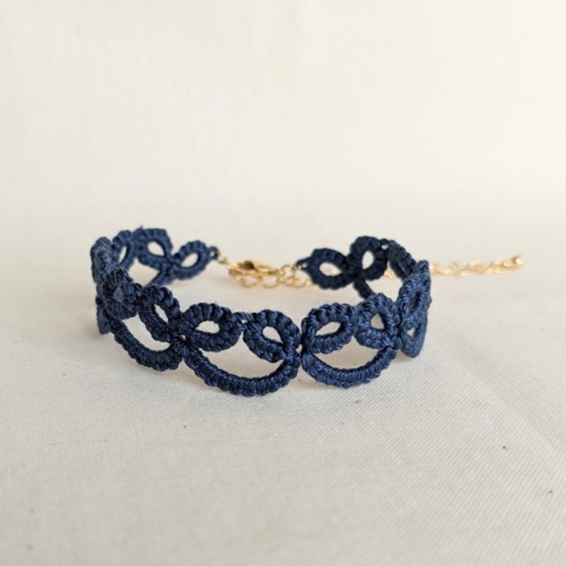 Tatting lace bracelet navy - Bracelets - Cotton & Hemp Blue