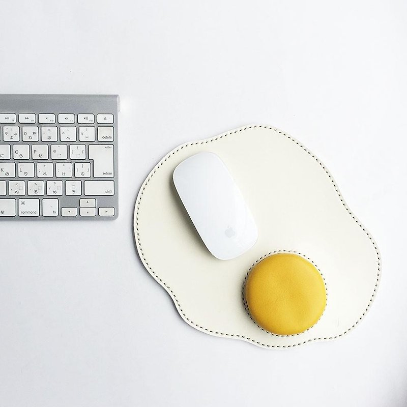 Mouse pad yellow fried egg