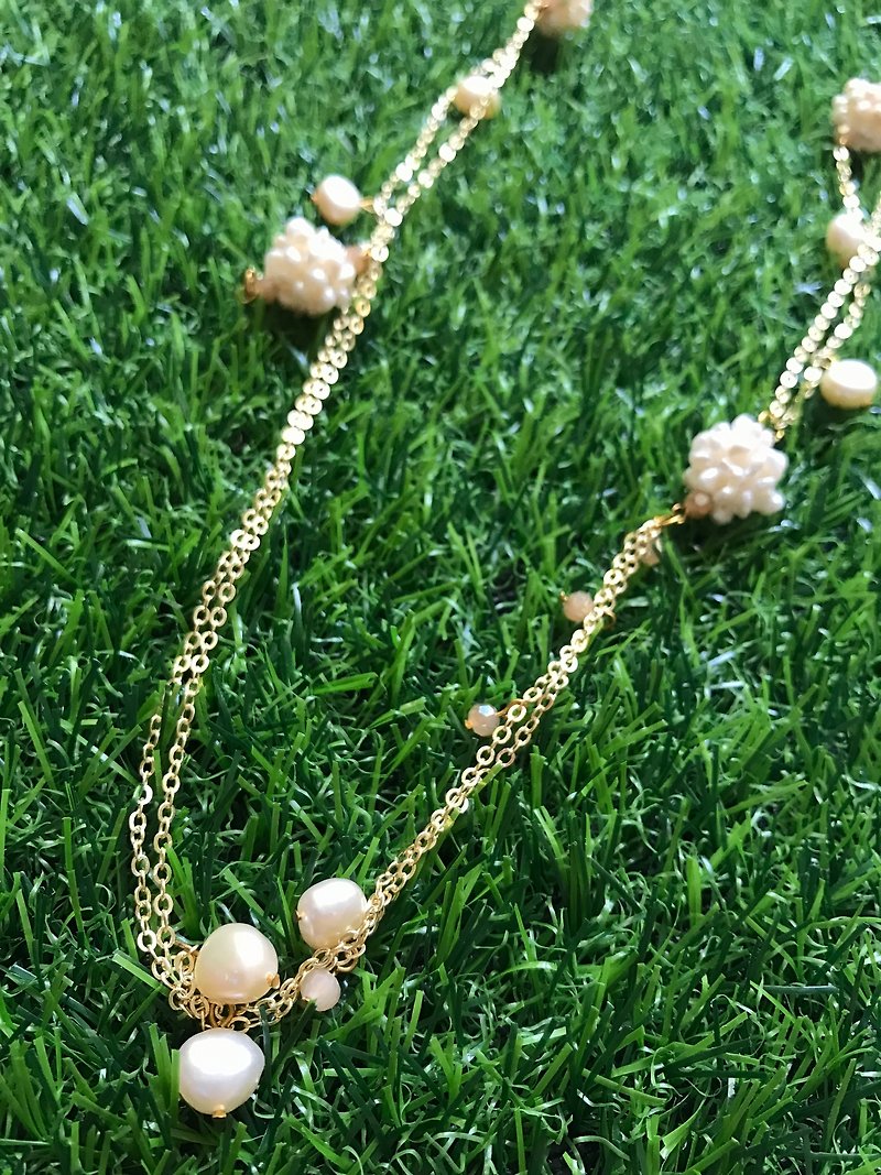 Thailand Motta design - Flowers pearl ball long necklace handmade design models - สร้อยคอยาว - โลหะ สีทอง
